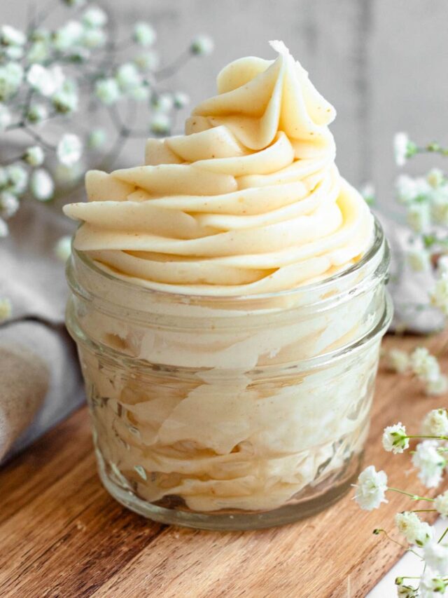 cropped-BrownButterCreamCheeseFrostingFEATURE.jpg