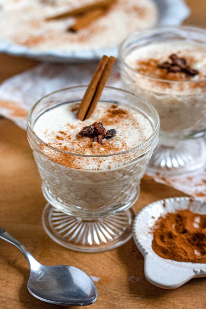 Glass bowl of Arroz con Leche.