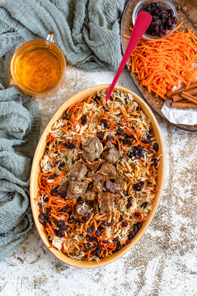 Kabuli Pulao in a serving dish.