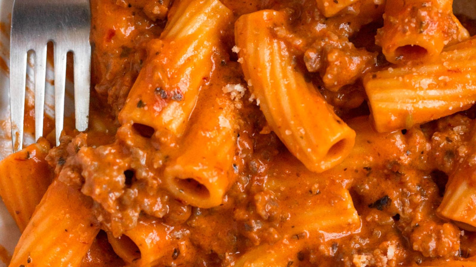 Spicy Rigatoni with Sausage and Cream Sauce (Instant Pot)