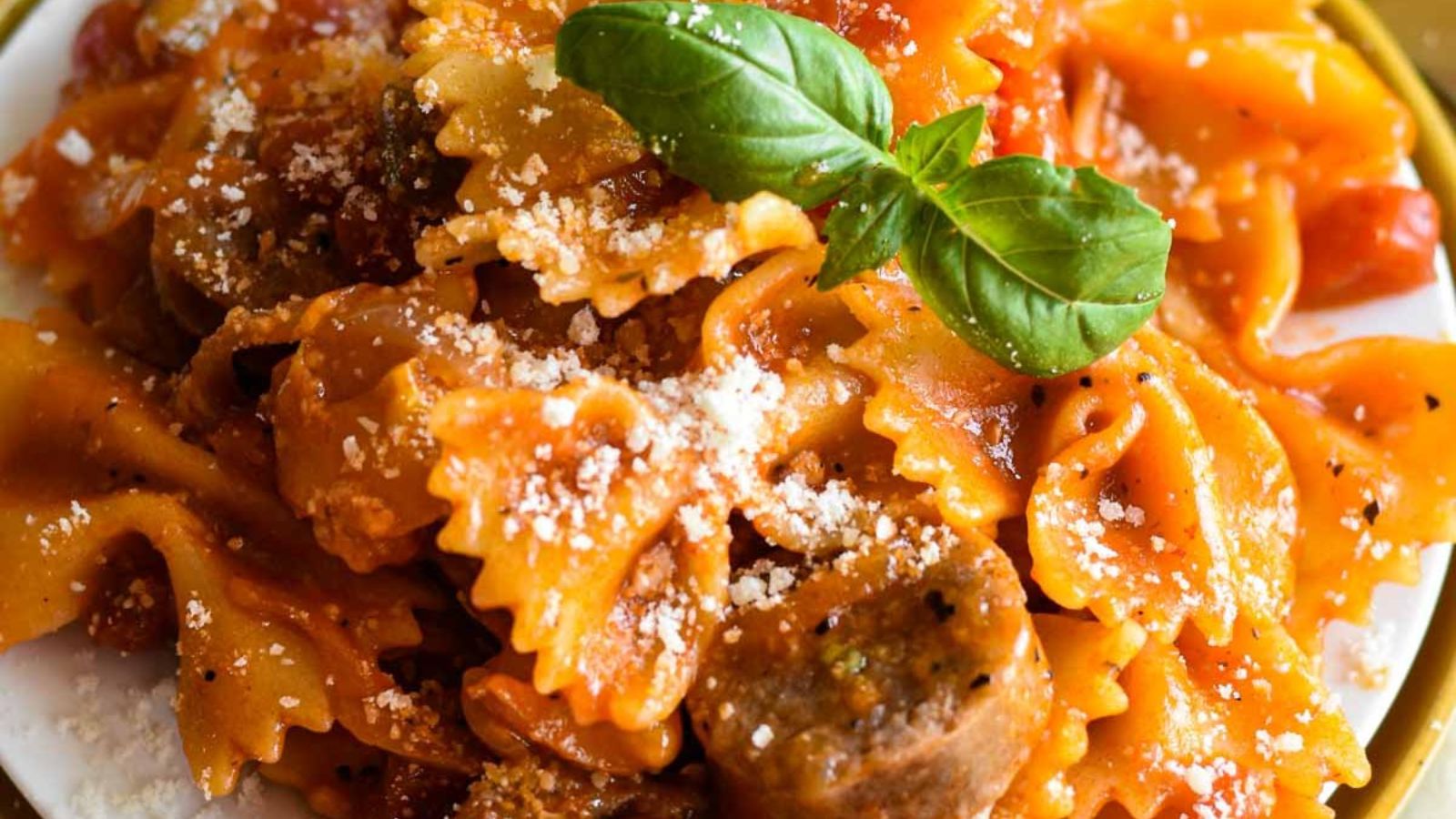 One Pot Sausage and Peppers Pasta