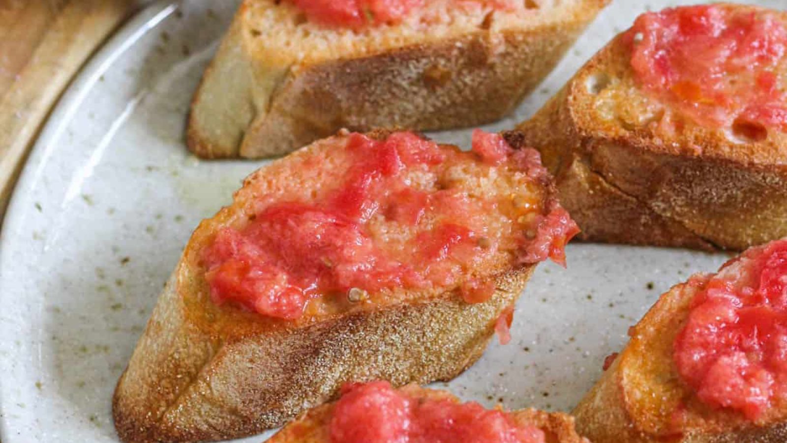 Pan con Tomate